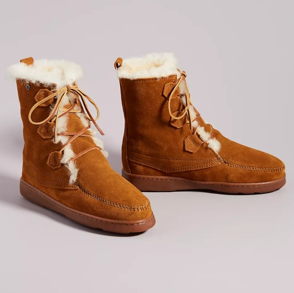 Minnetonka Juniper Boots in Honey - Picture 2 of 14